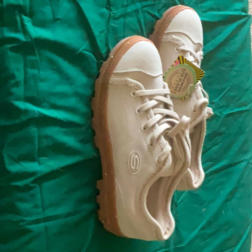 Skechers street shoes size 10 never worn